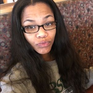 Meet your Posher, Desiree